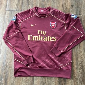 Arsenal mens long sleeve soccer jersey (away kit). Barclays Premier League.